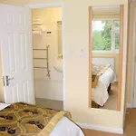 Guest house Lingwood 4*